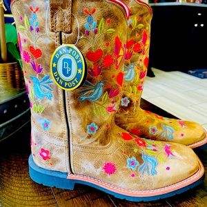 Brand new boots beautiful ❤️